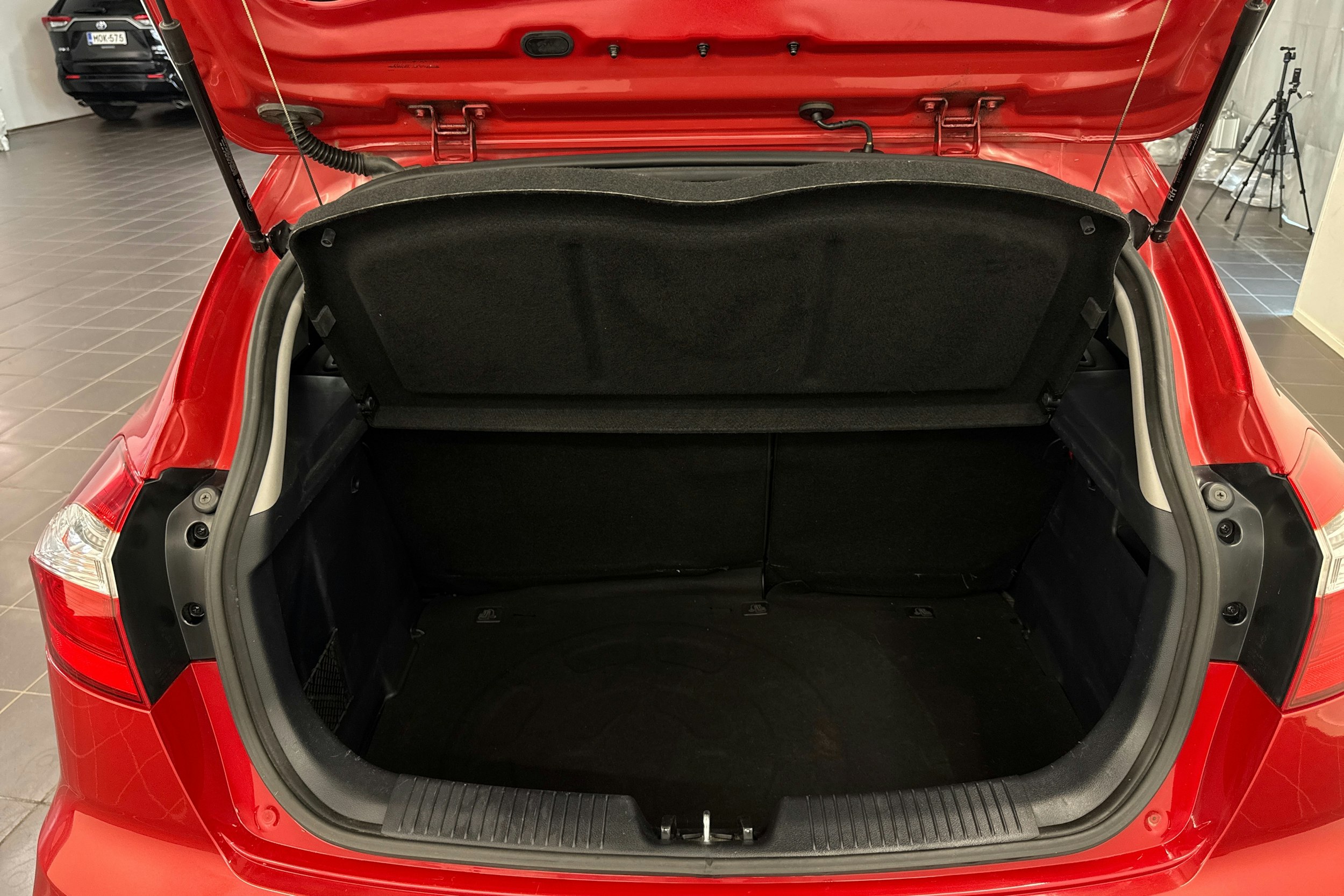 punainen Kia Rio 2015 kuva 26.