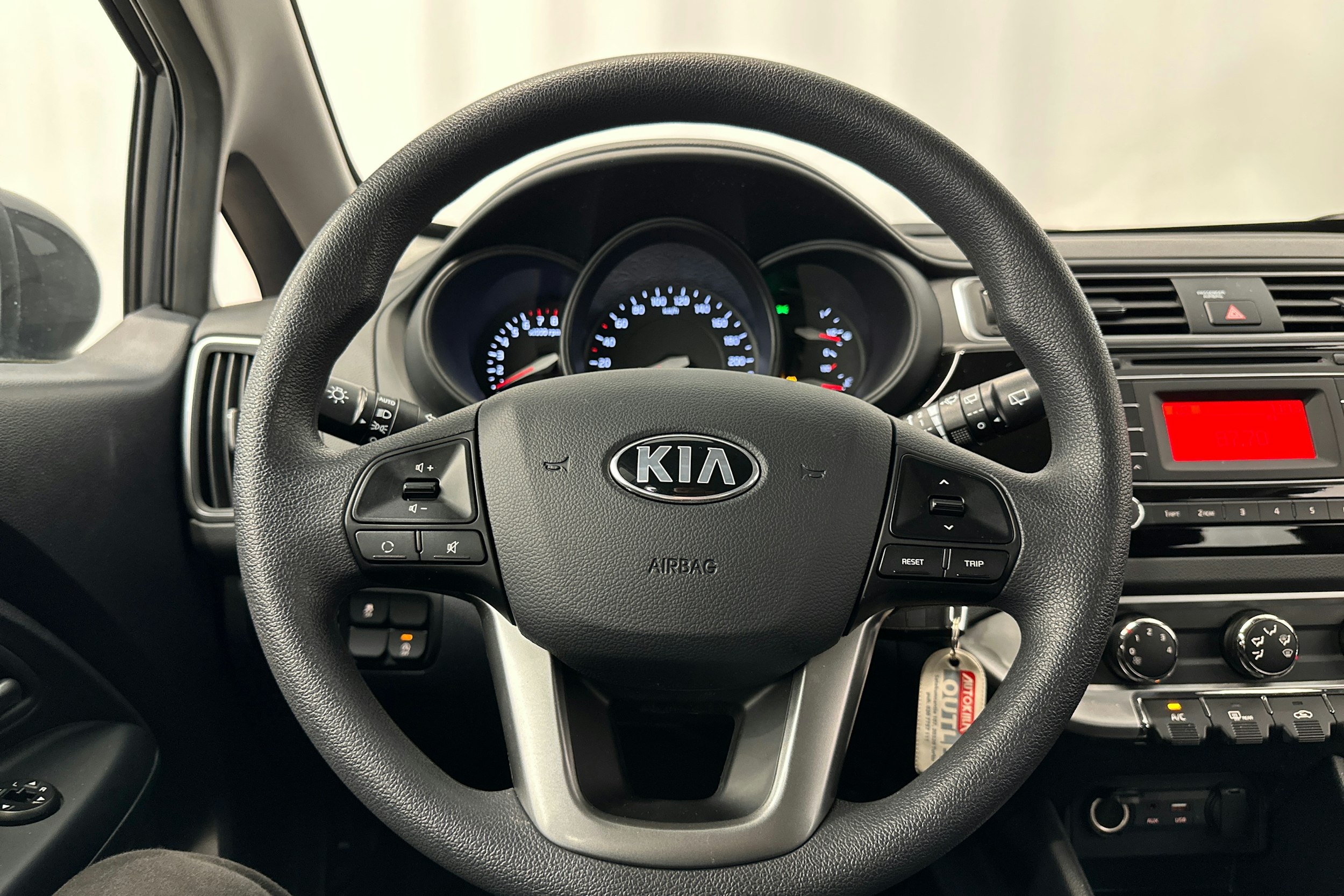 harmaa Kia Rio 2015 kuva 21.