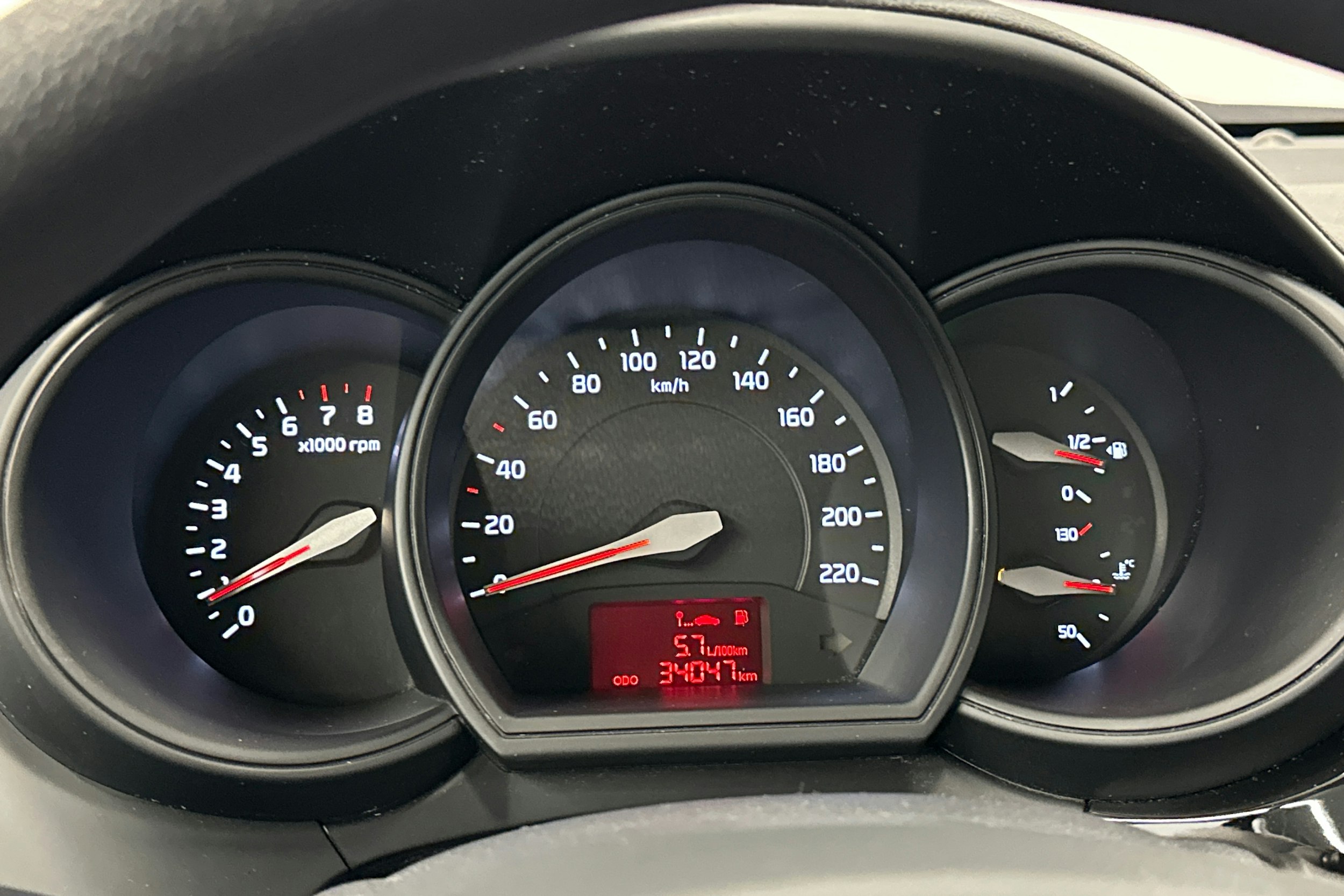 harmaa Kia Rio 2015 kuva 22.