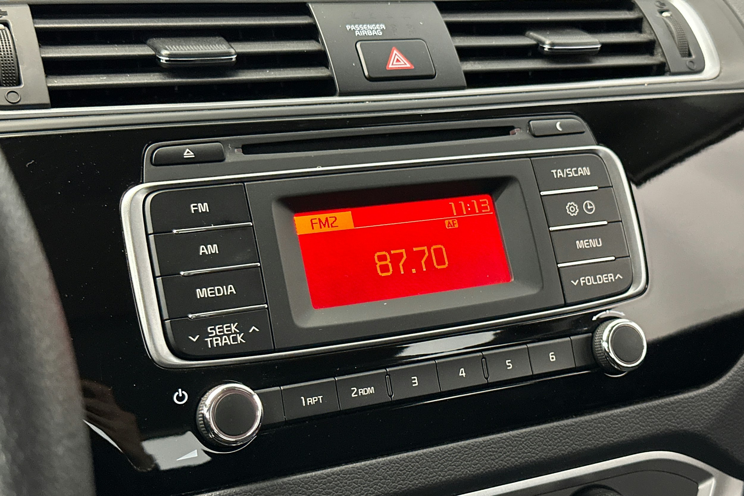 harmaa Kia Rio 2015 kuva 23.
