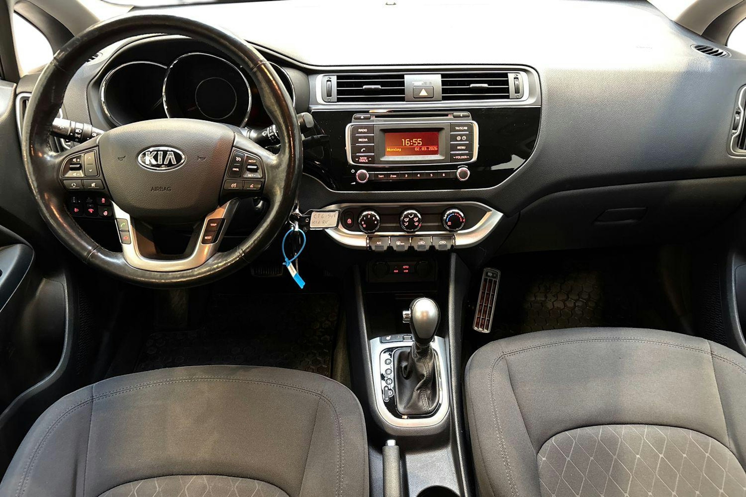 harmaa Kia Rio 2015 kuva 9.