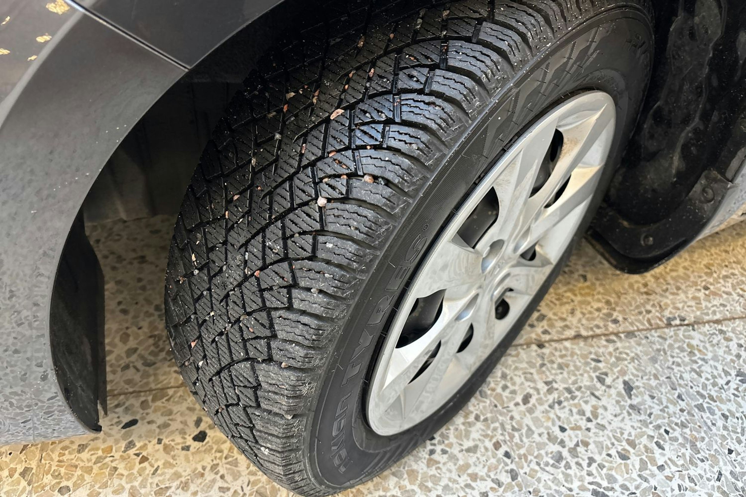 harmaa Kia Rio 2015 kuva 13.