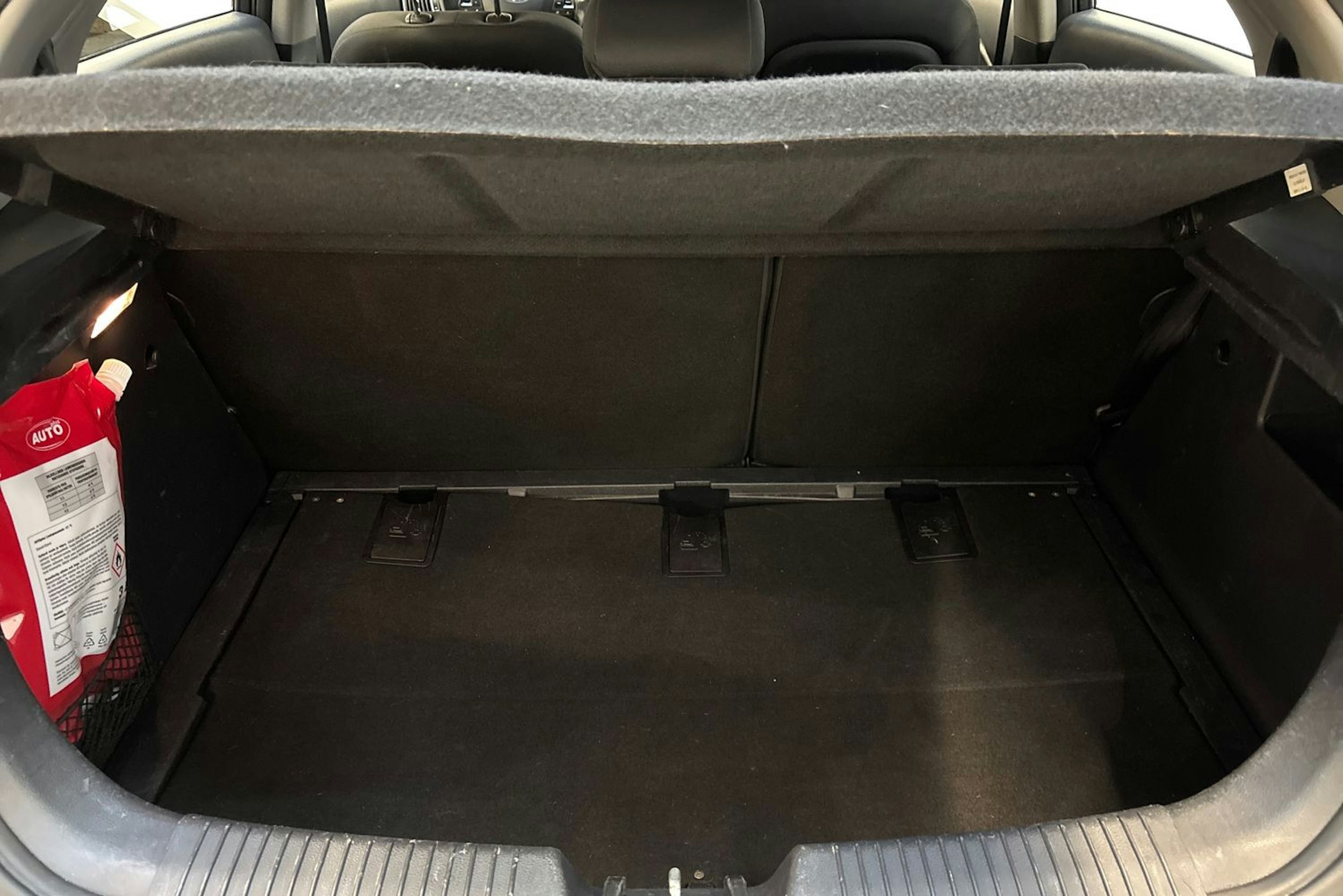 harmaa Kia Rio 2015 kuva 16.