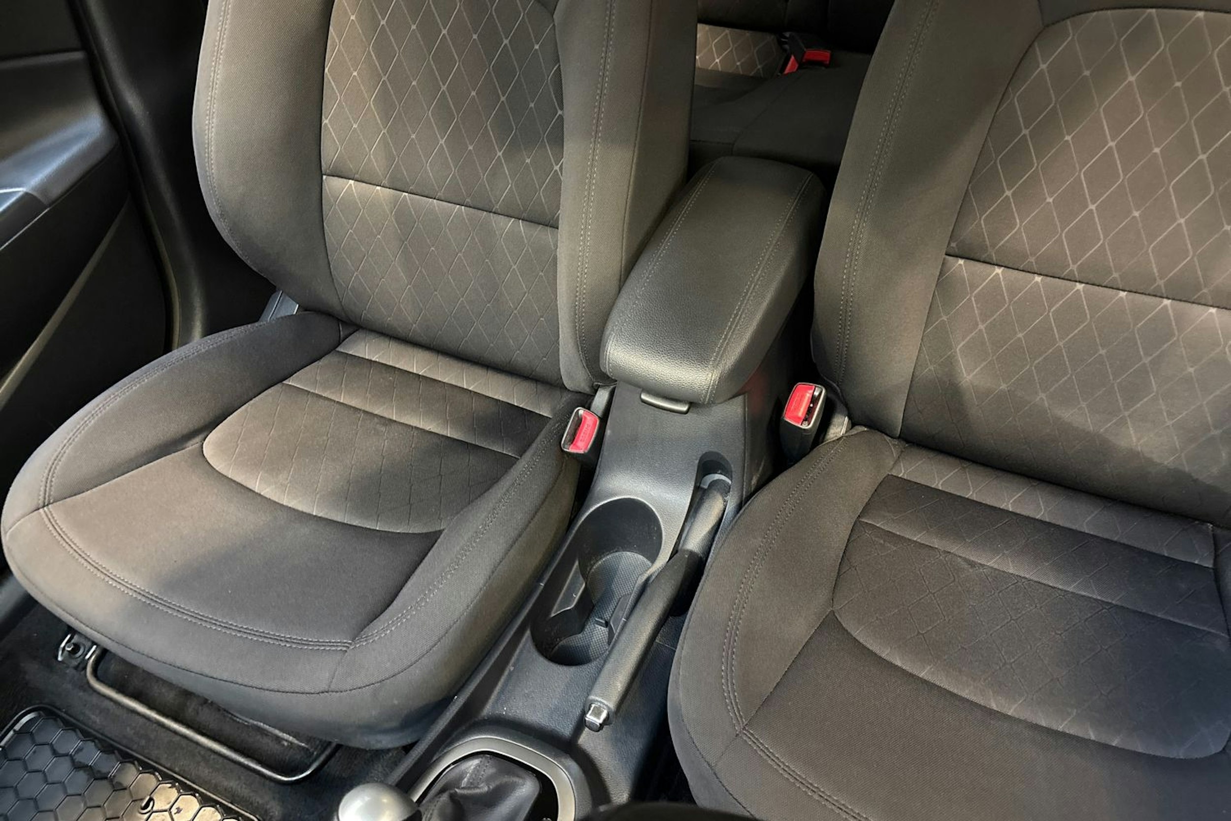 harmaa Kia Rio 2015 kuva 22.