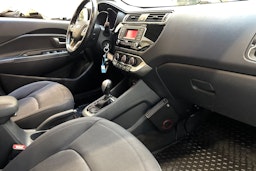 harmaa Kia Rio 2015 kuva 23.