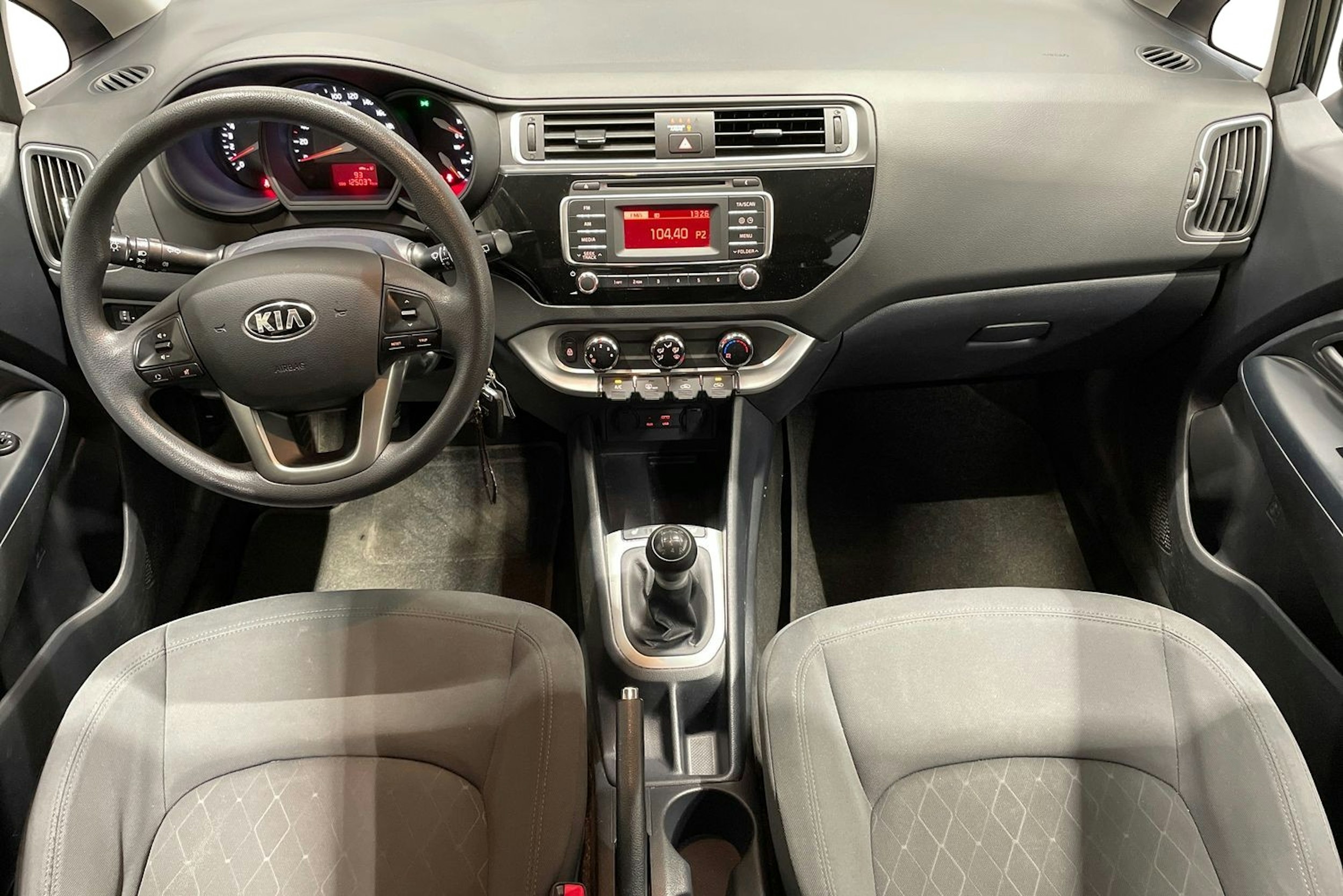 Musta Kia Rio 2015 kuva 9.