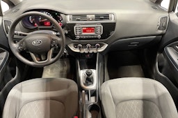 Musta Kia Rio 2015 kuva 9.