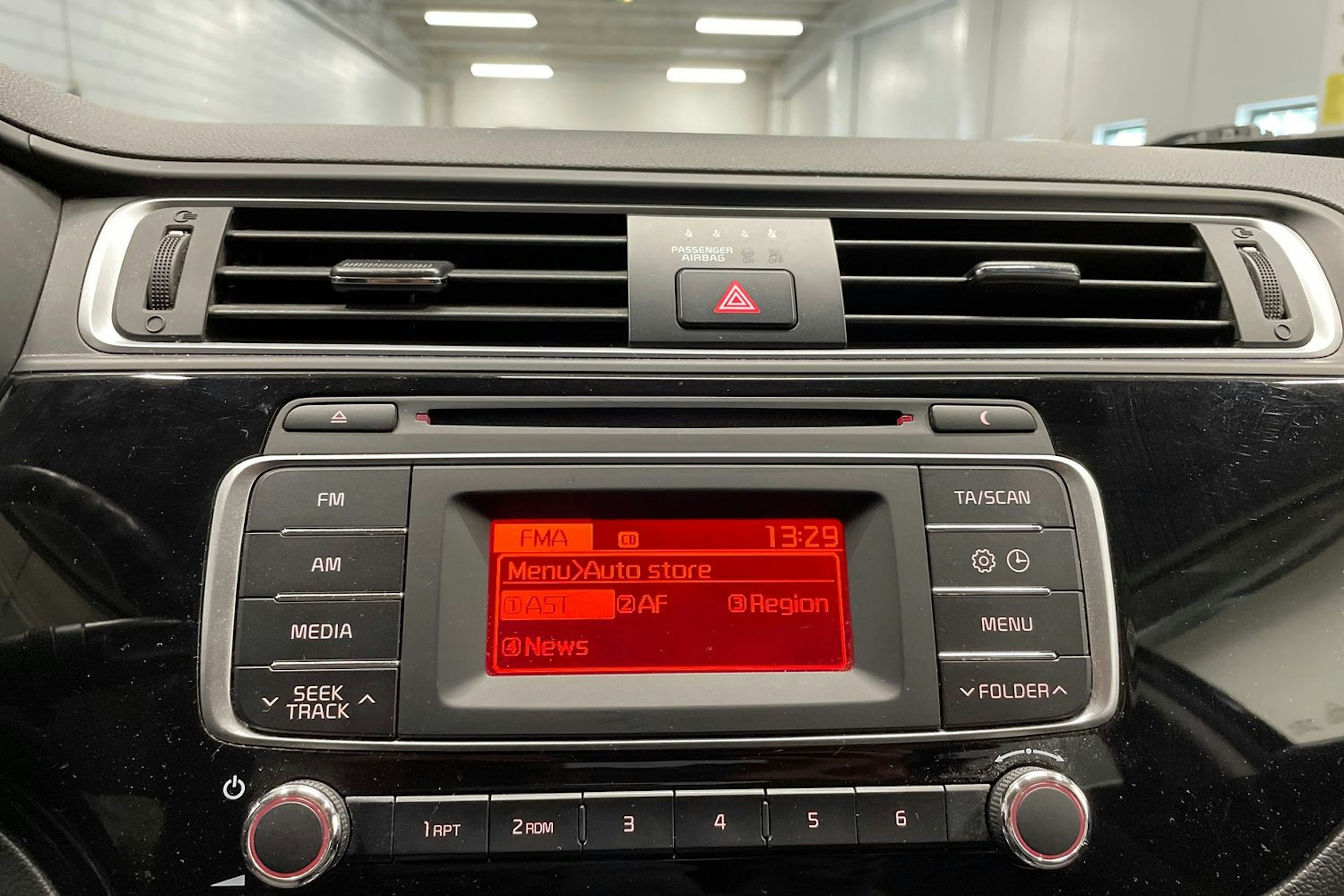 Musta Kia Rio 2015 kuva 17.