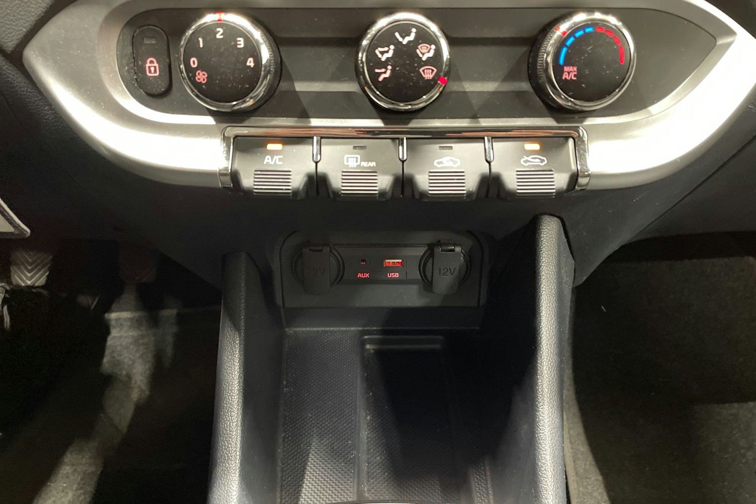 Musta Kia Rio 2015 kuva 18.