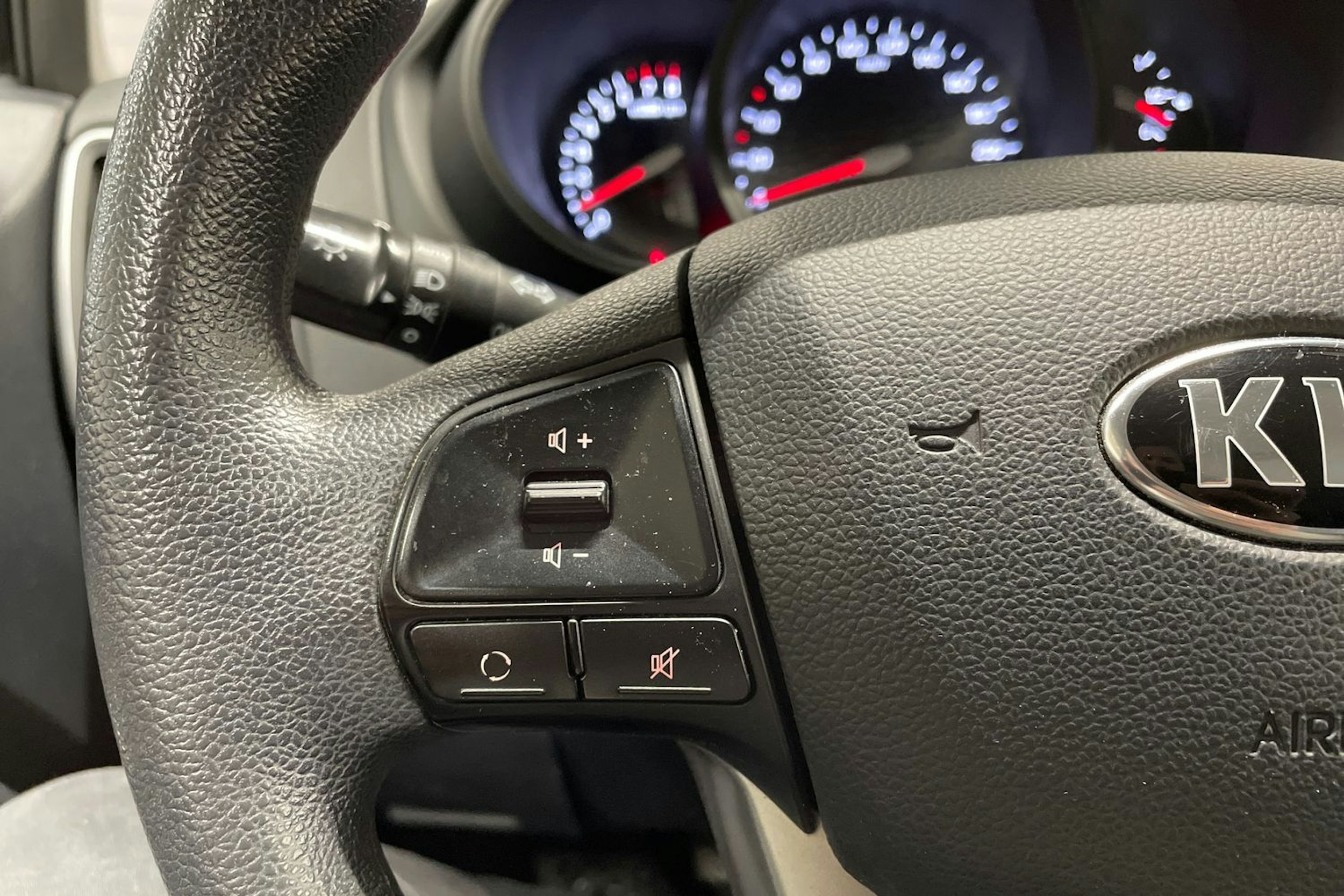 Musta Kia Rio 2015 kuva 23.