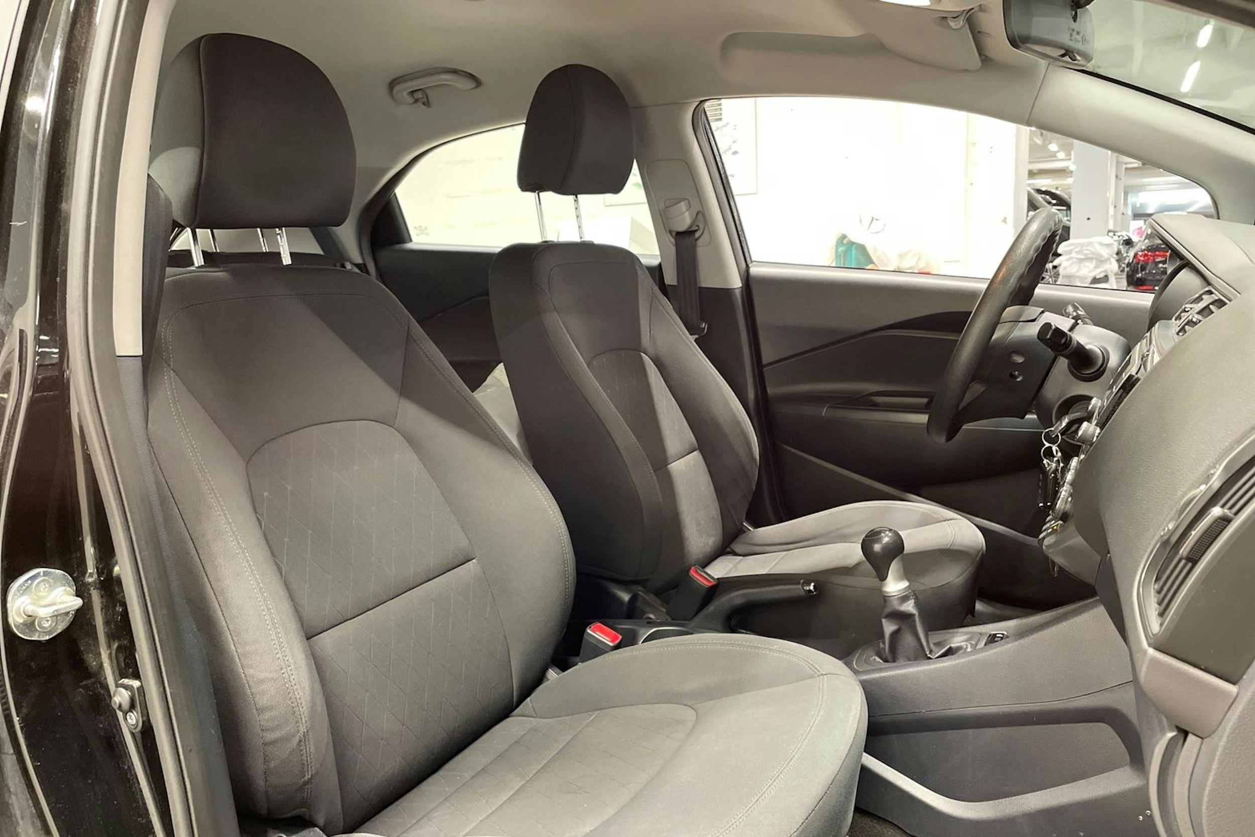Musta Kia Rio 2015 kuva 25.