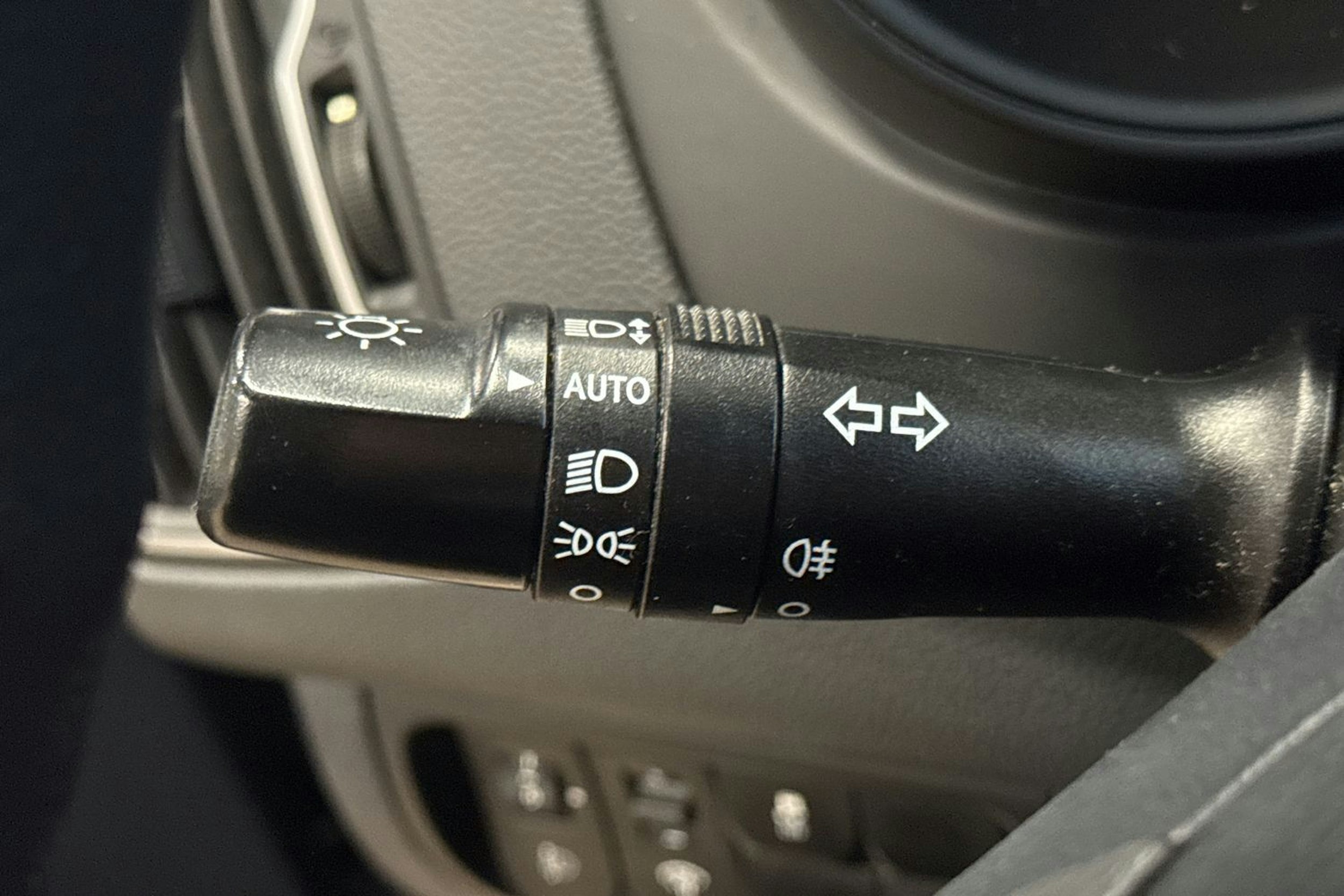 musta Kia Rio 2015 kuva 14.