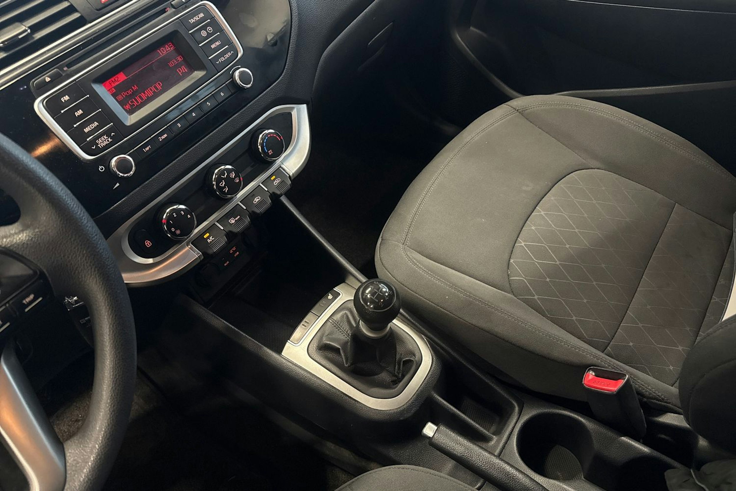 musta Kia Rio 2015 kuva 20.