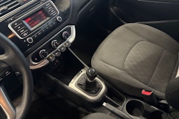 musta Kia Rio 2015 kuva 20.