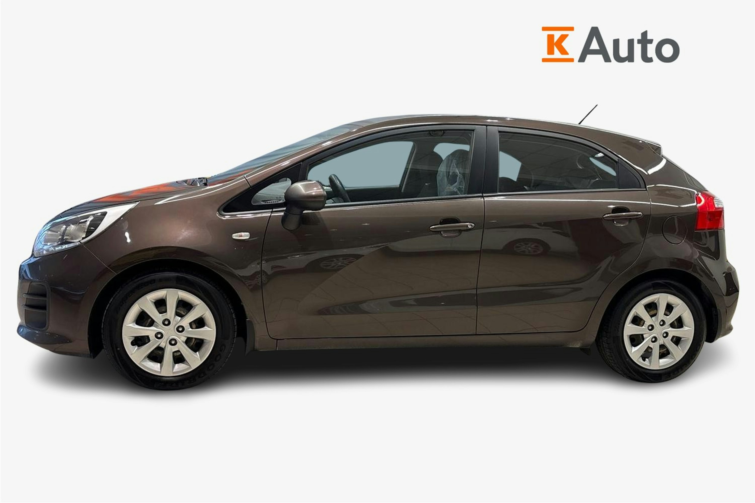 Ruskea (beige) Kia Rio 2015 kuva 6.