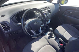 harmaa Kia Rio 2015 kuva 3.