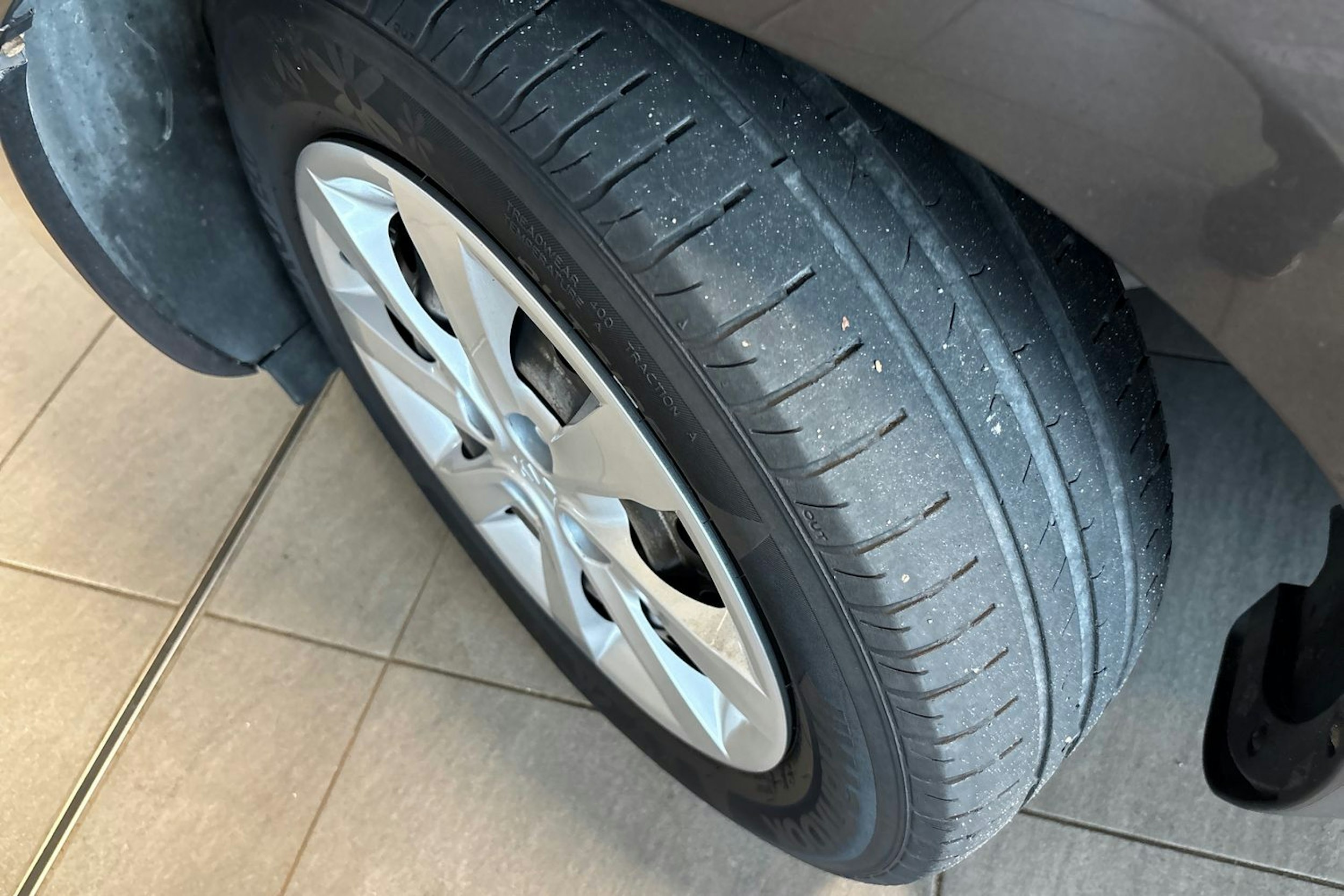 ruskea (beige) Kia Rio 2015 kuva 13.