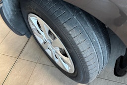 ruskea (beige) Kia Rio 2015 kuva 13.