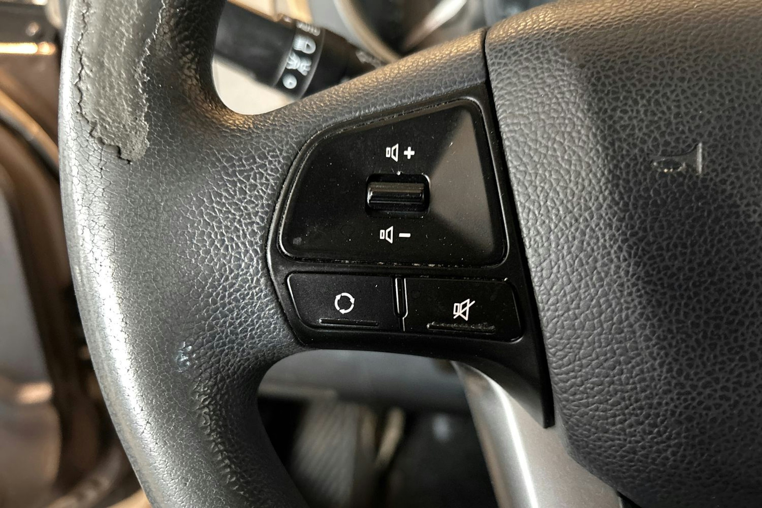 ruskea (beige) Kia Rio 2015 kuva 15.