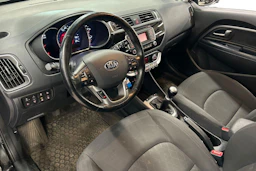 musta Kia Rio 2016 kuva 3.