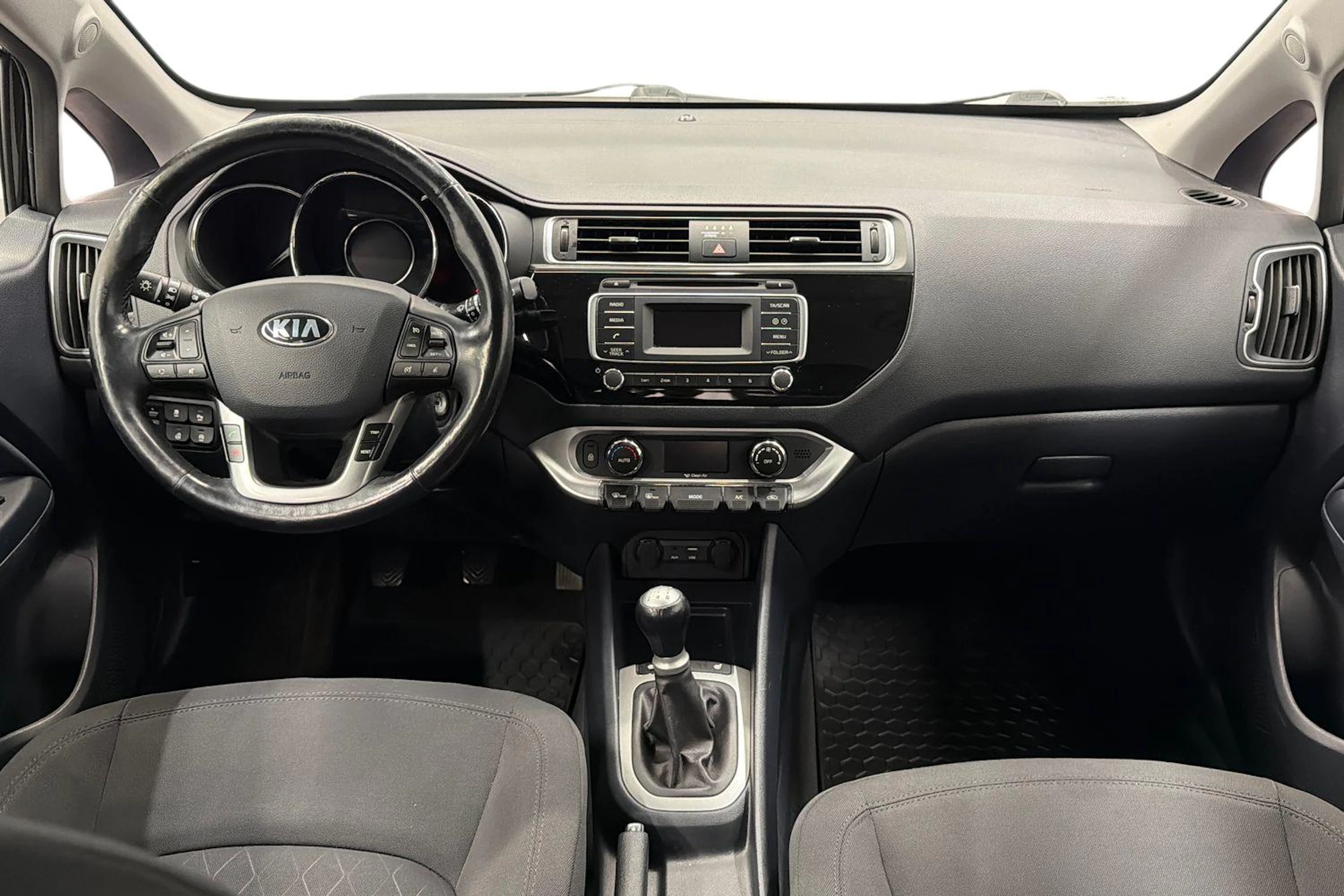 musta Kia Rio 2016 kuva 7.