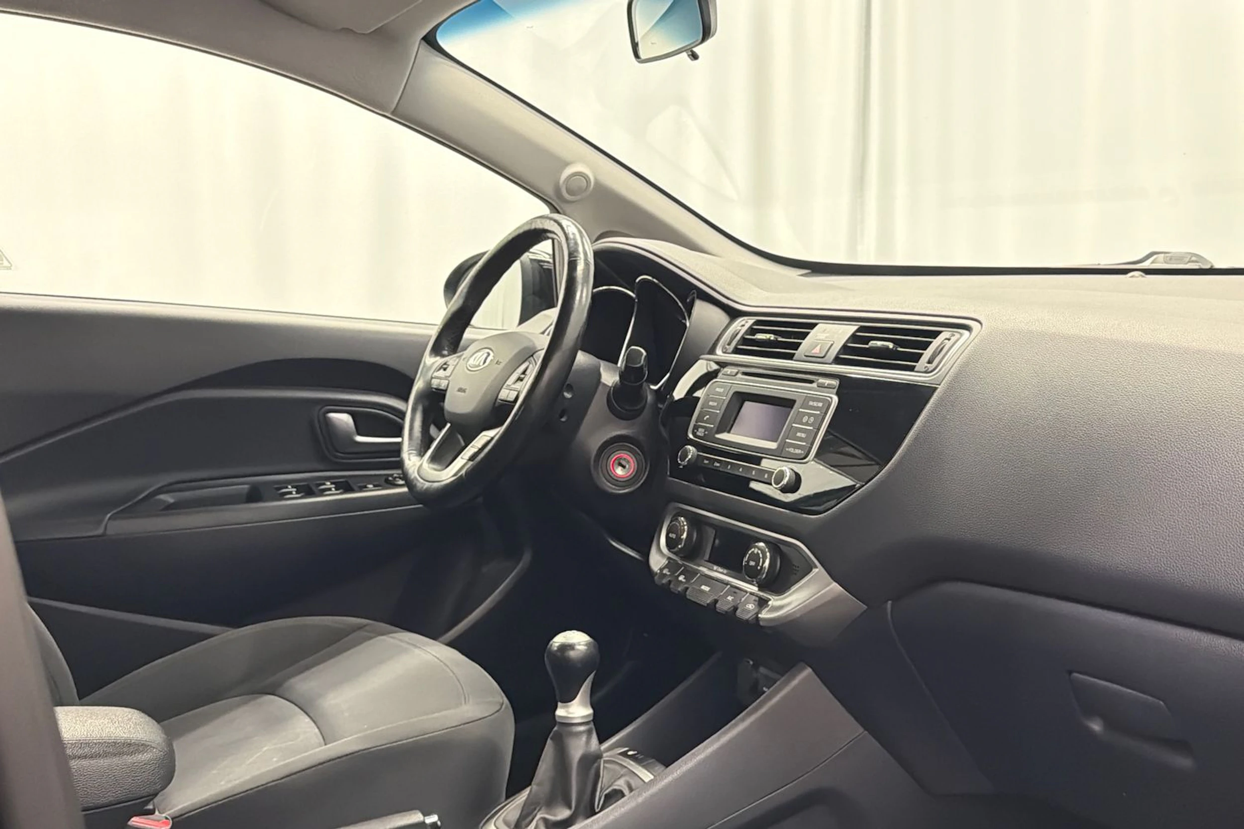 musta Kia Rio 2016 kuva 12.