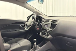 musta Kia Rio 2016 kuva 12.