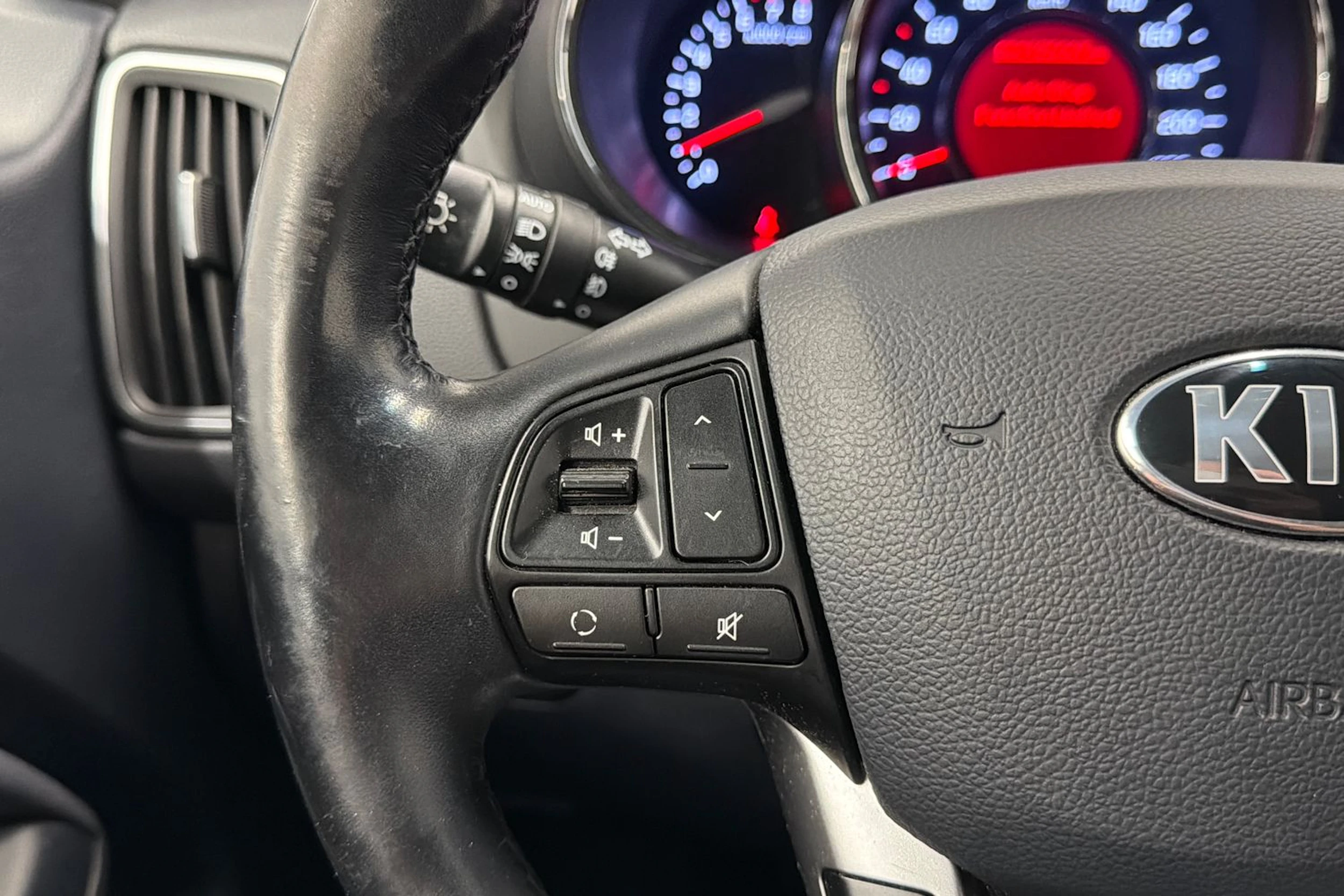 musta Kia Rio 2016 kuva 15.