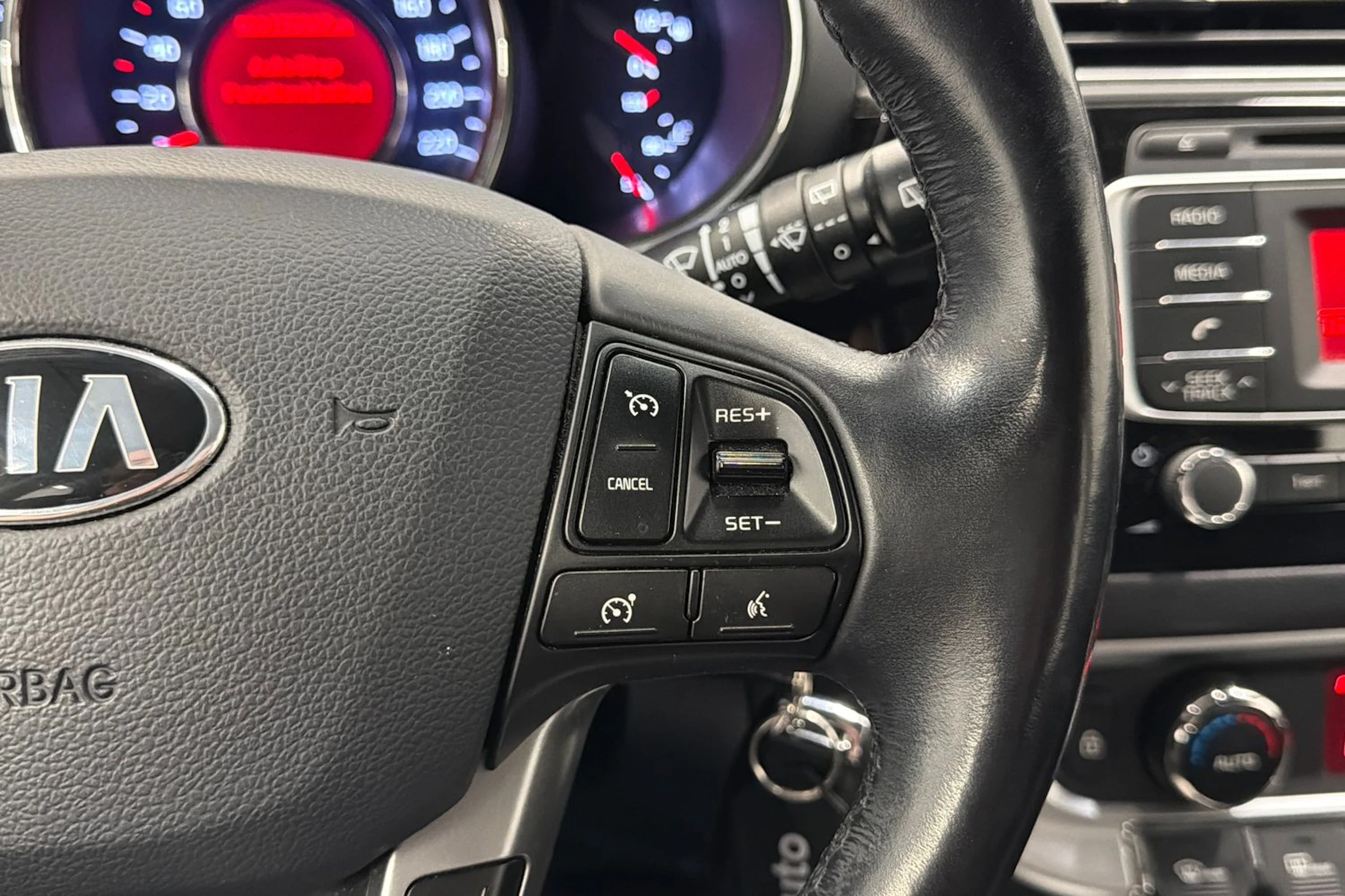 musta Kia Rio 2016 kuva 16.