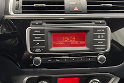 musta Kia Rio 2016 kuva 17.