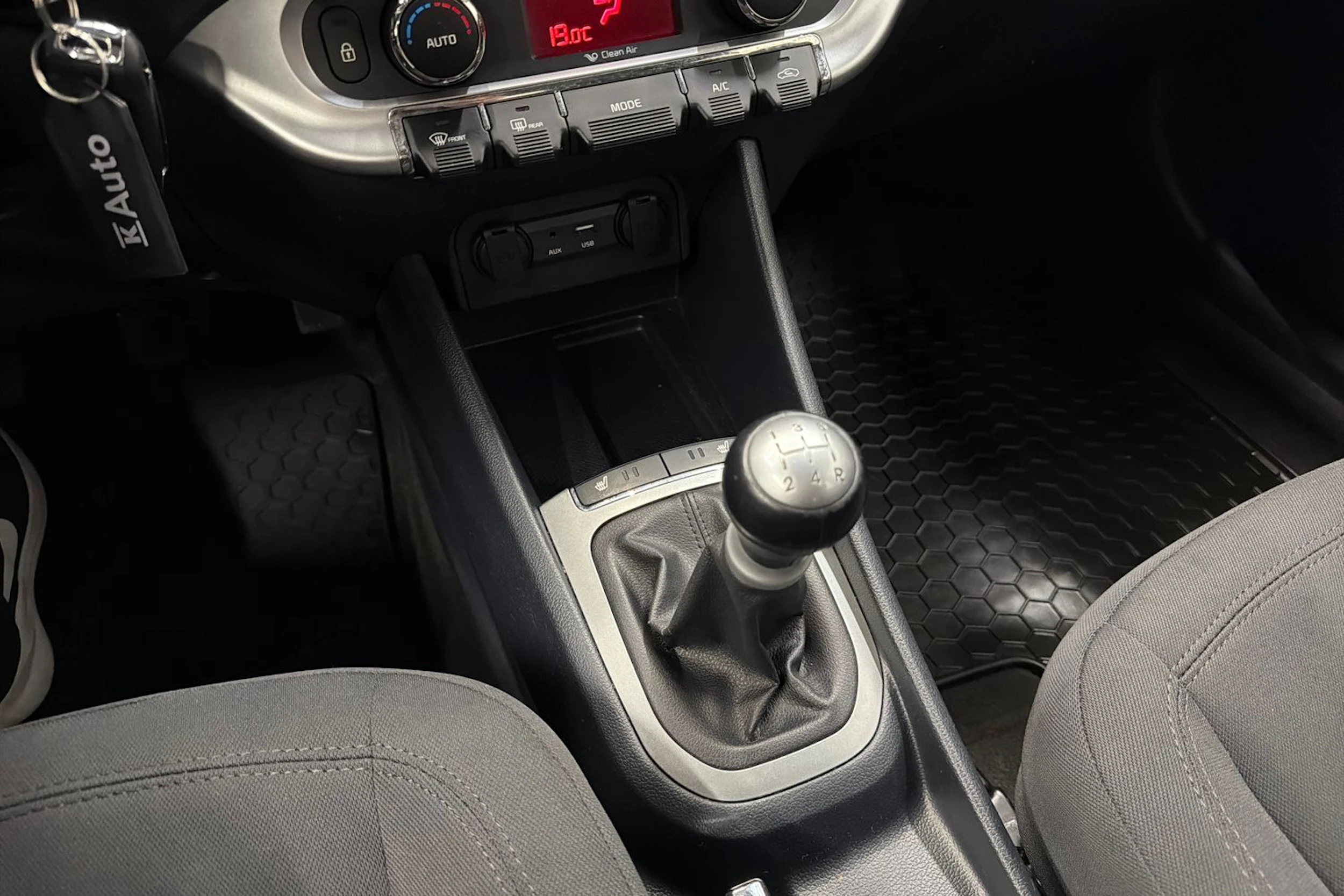 musta Kia Rio 2016 kuva 19.