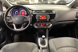 Sininen Kia Rio 2016 kuva 7.