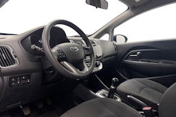 sininen Kia Rio 2016 kuva 7.