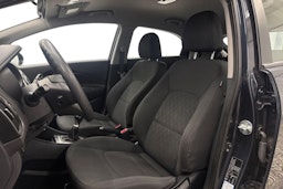 sininen Kia Rio 2016 kuva 11.