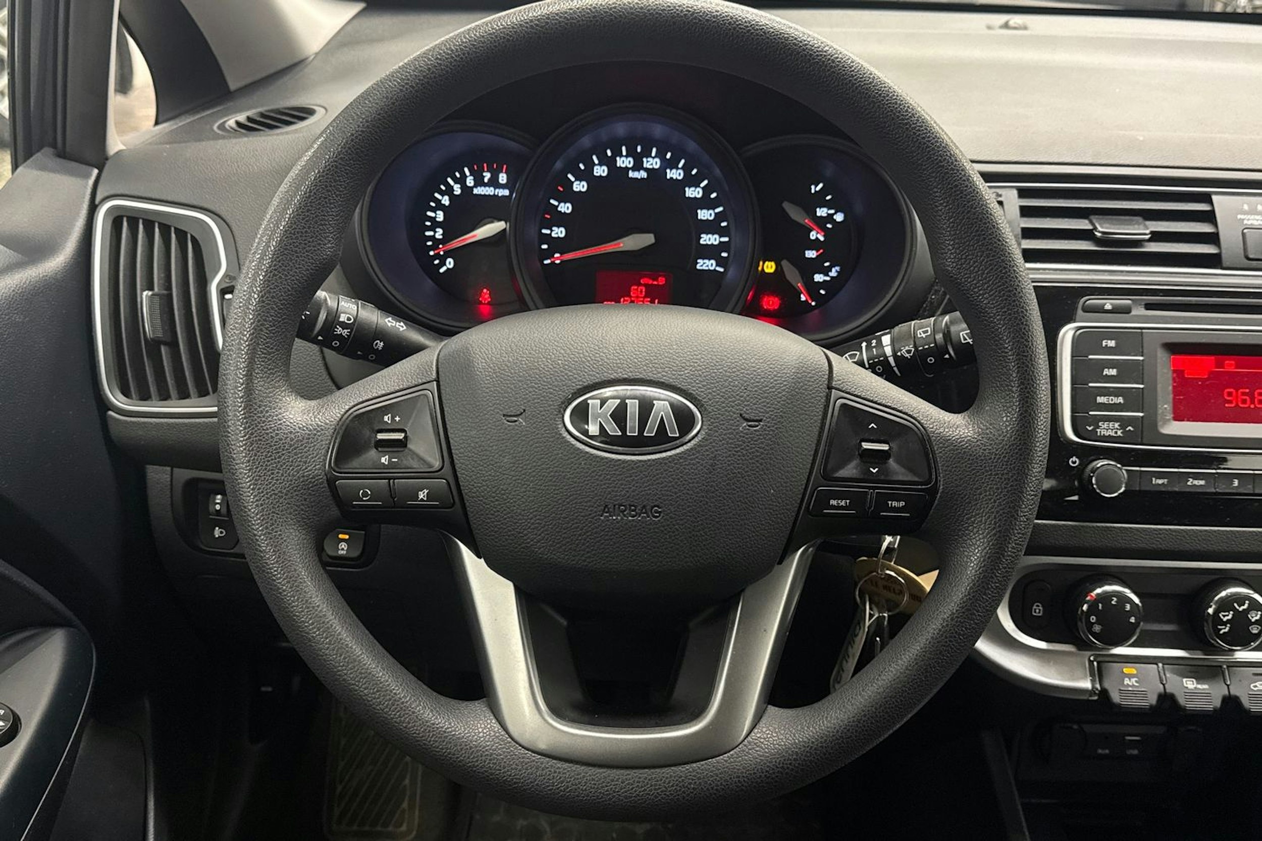 sininen Kia Rio 2016 kuva 14.