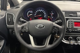 sininen Kia Rio 2016 kuva 14.