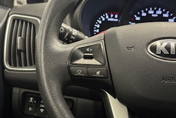 sininen Kia Rio 2016 kuva 15.