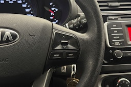 sininen Kia Rio 2016 kuva 16.