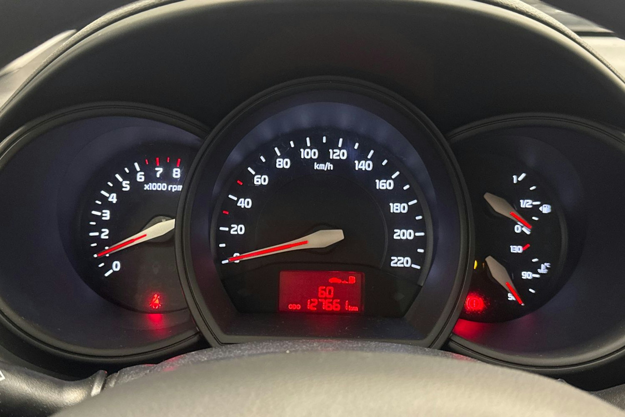 sininen Kia Rio 2016 kuva 17.