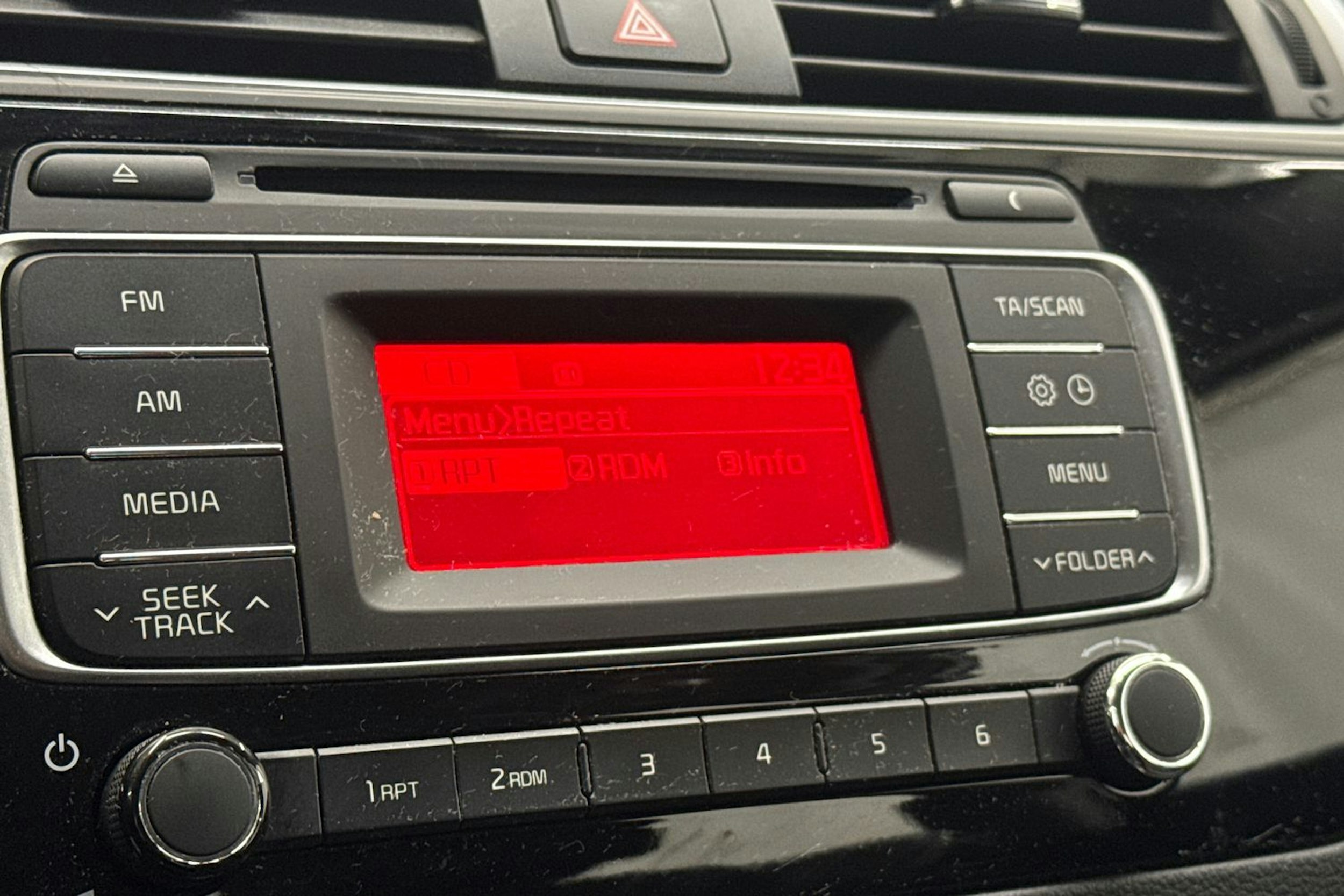 sininen Kia Rio 2016 kuva 27.