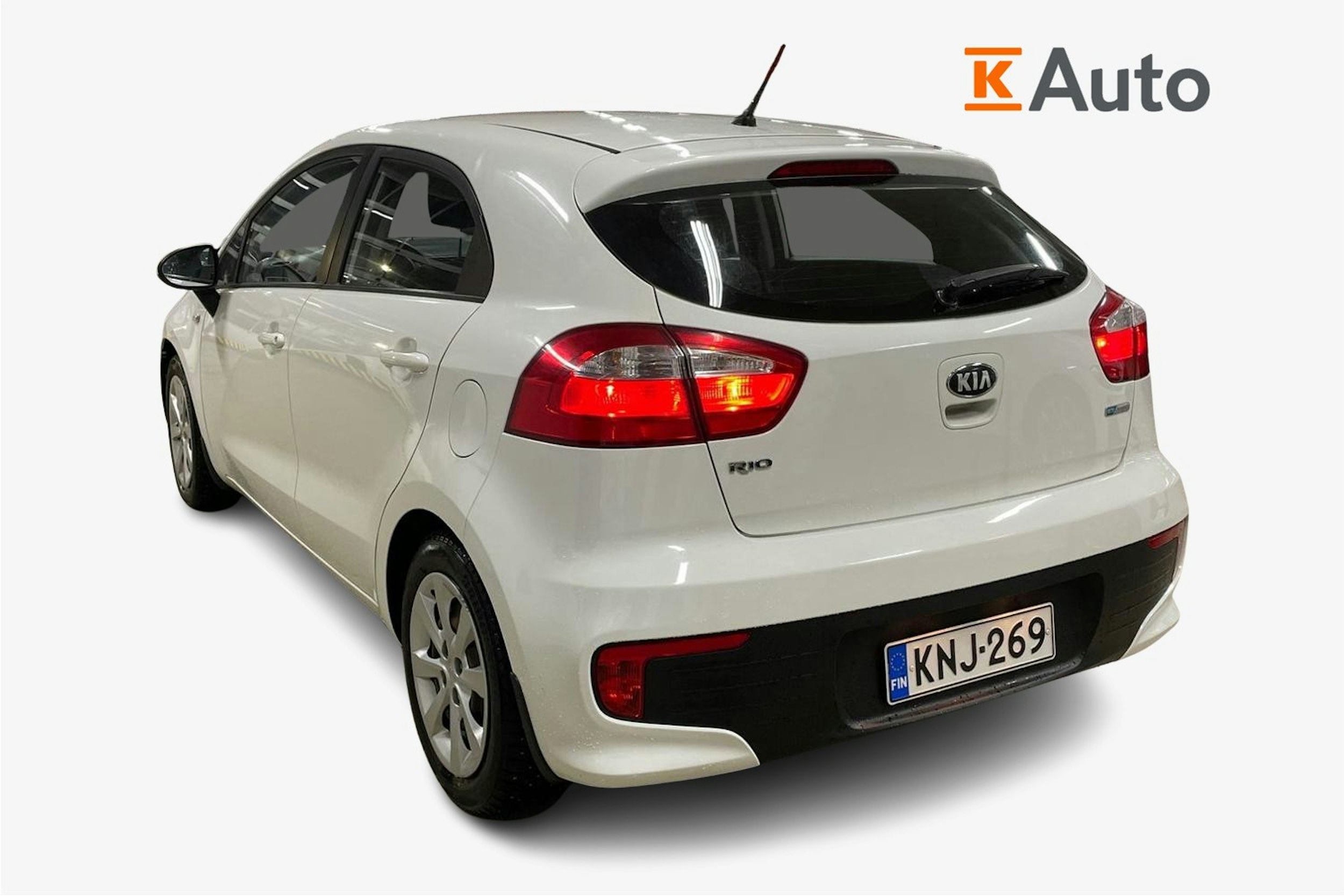 Valkoinen Kia Rio 2016 kuva 2.