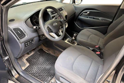 musta Kia Rio 2016 kuva 6.