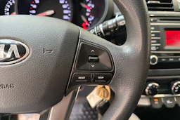 musta Kia Rio 2016 kuva 15.