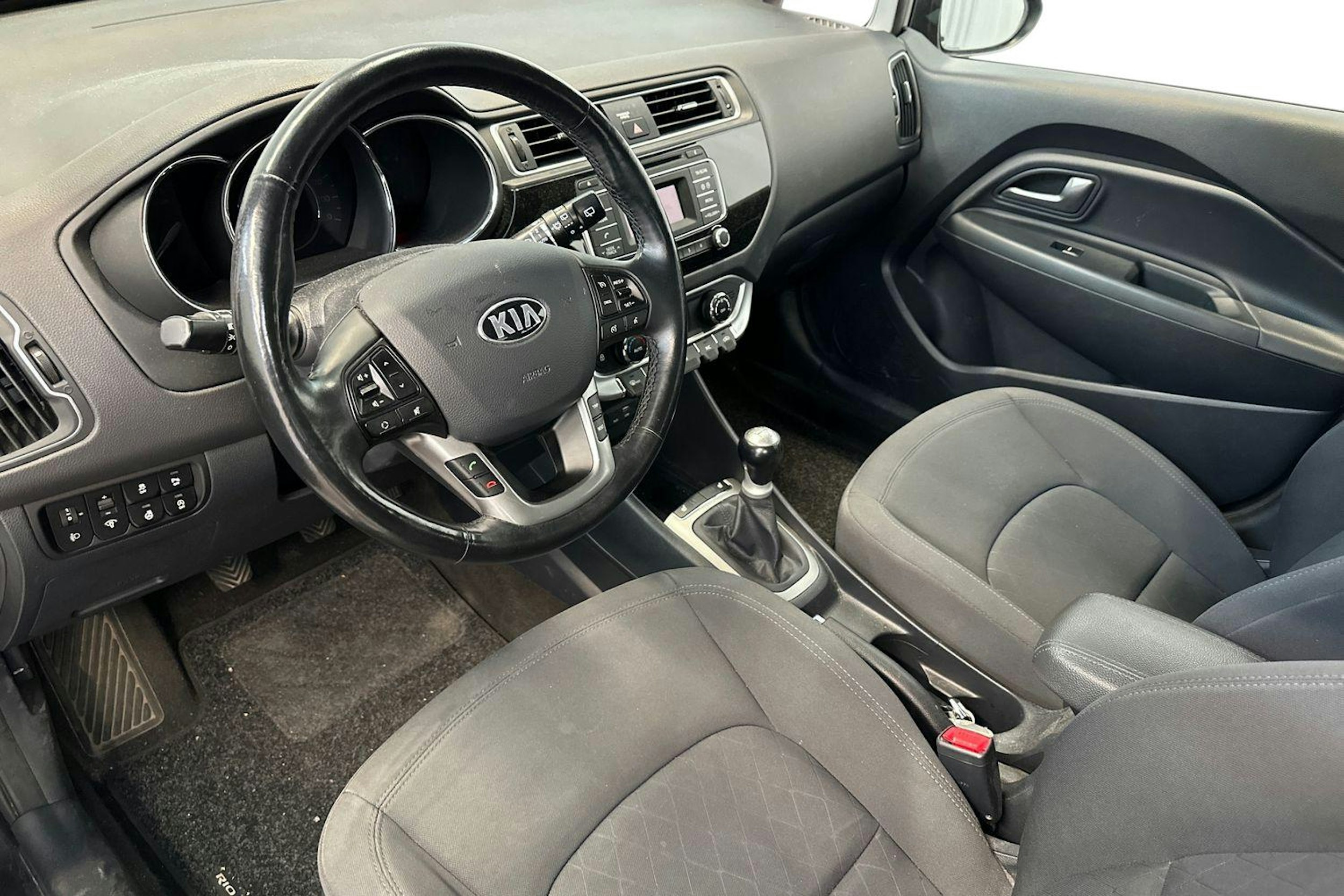 met. harmaa Kia Rio 2016 kuva 3.