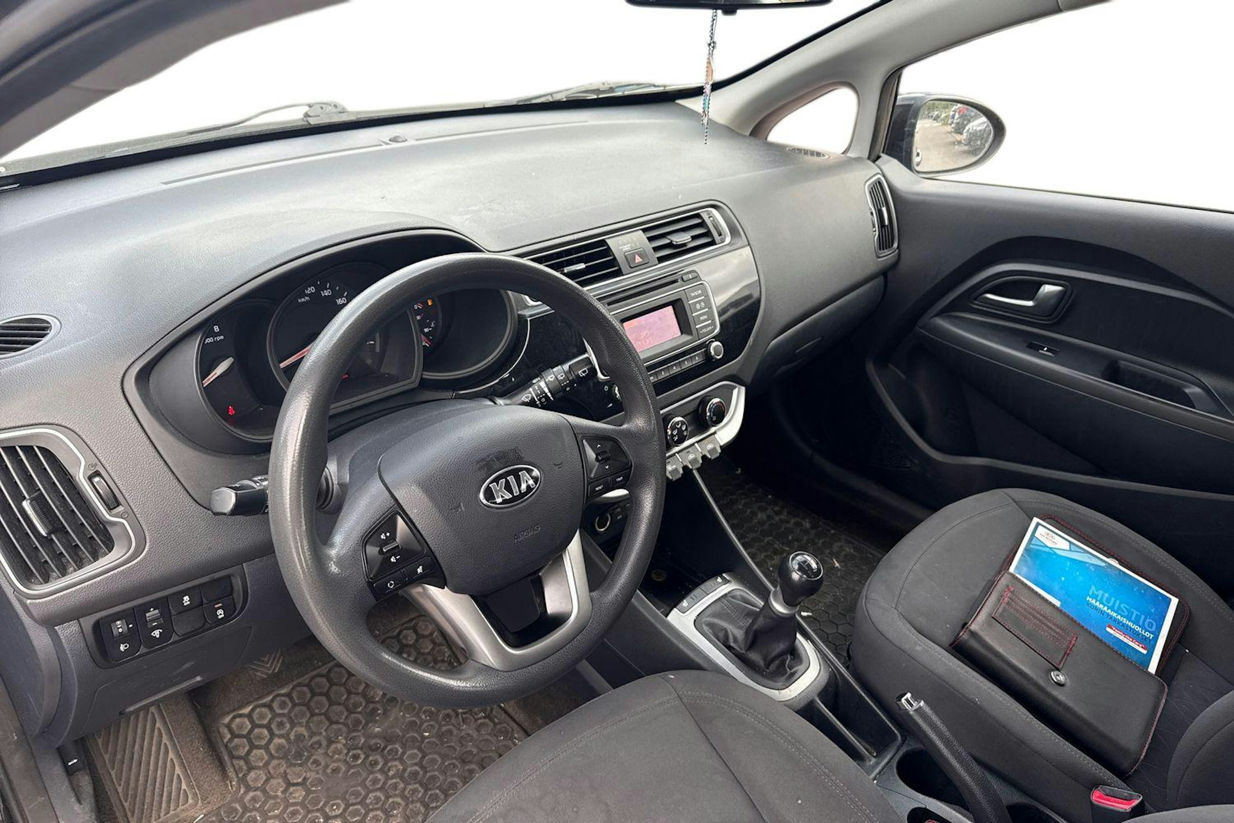 musta Kia Rio 2016 kuva 3.