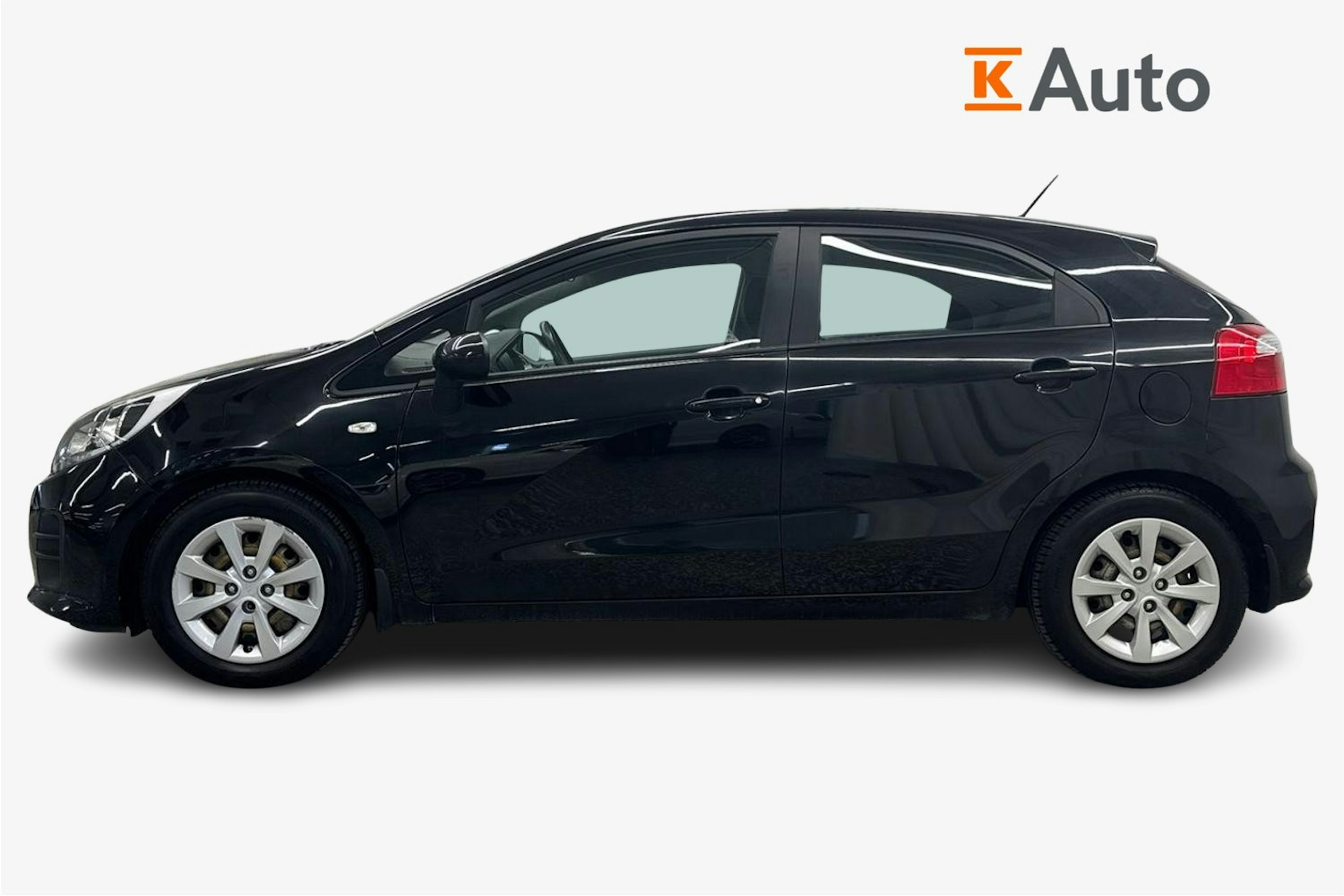 musta Kia Rio 2016 kuva 6.