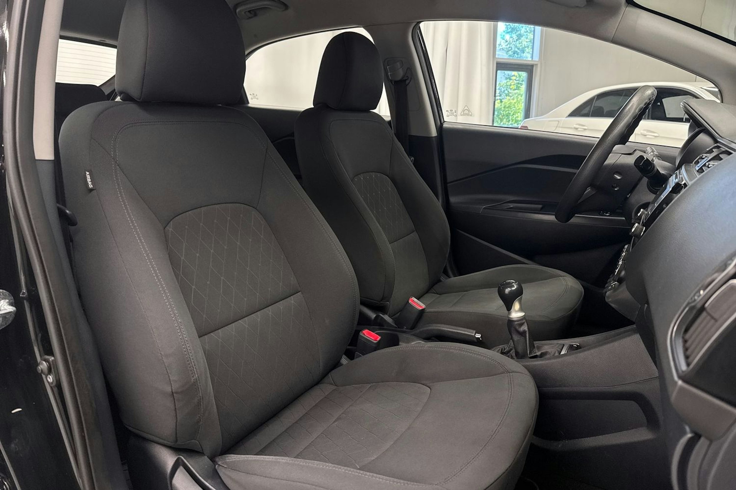 musta Kia Rio 2016 kuva 13.