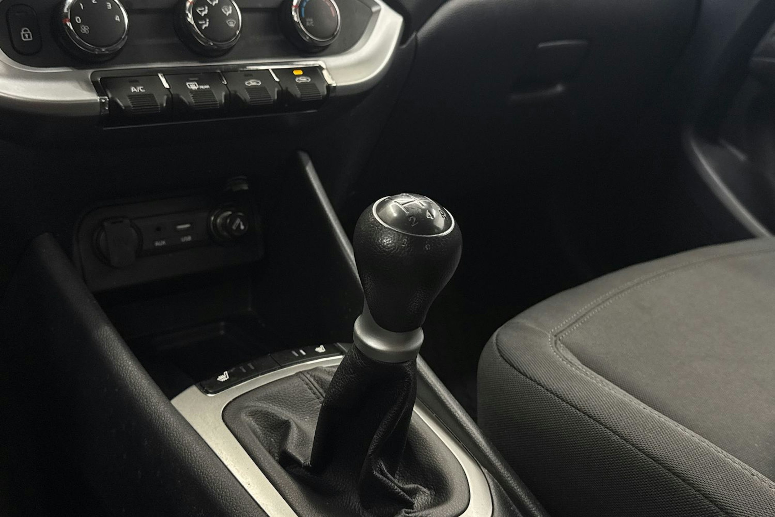 musta Kia Rio 2016 kuva 20.