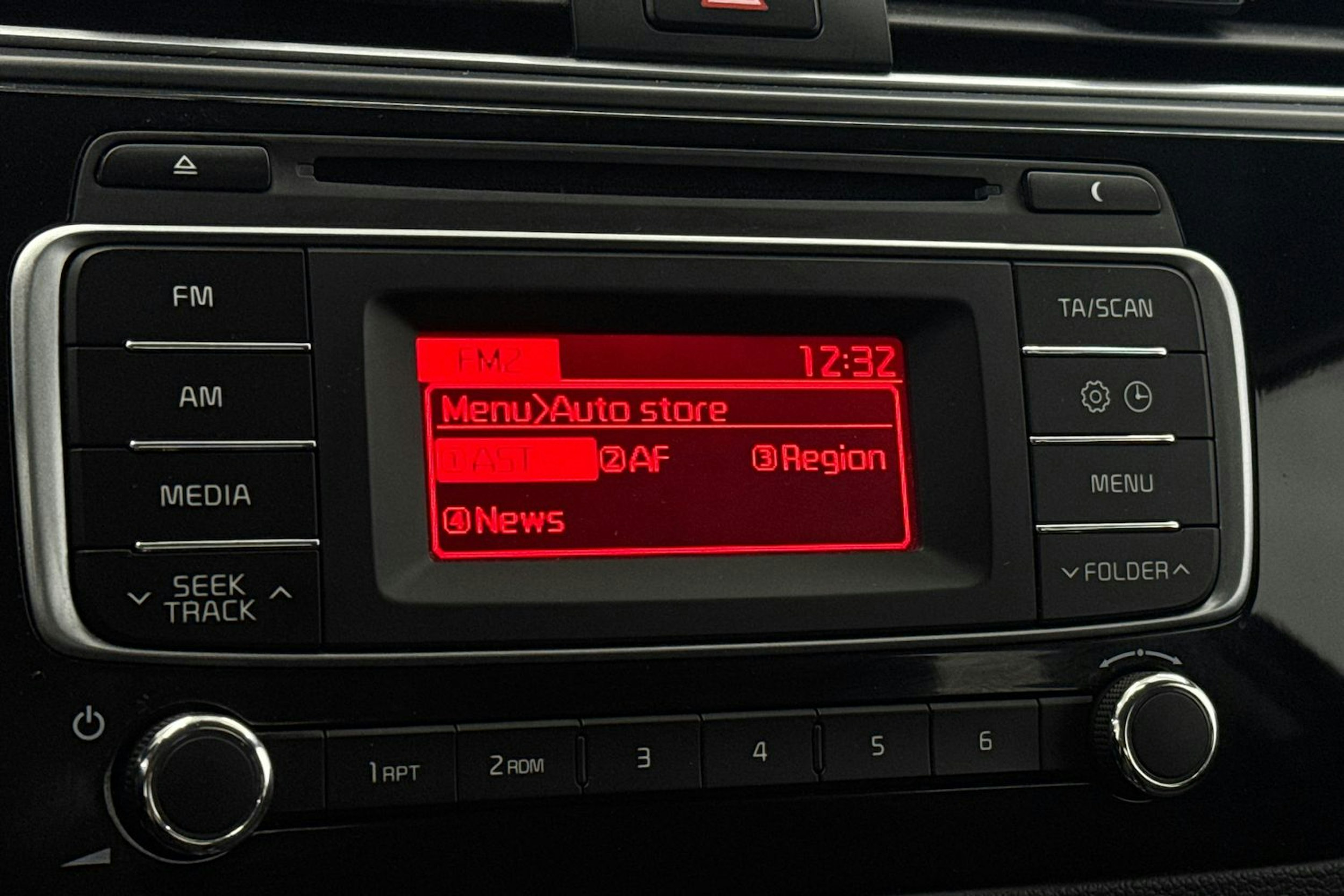 musta Kia Rio 2016 kuva 27.