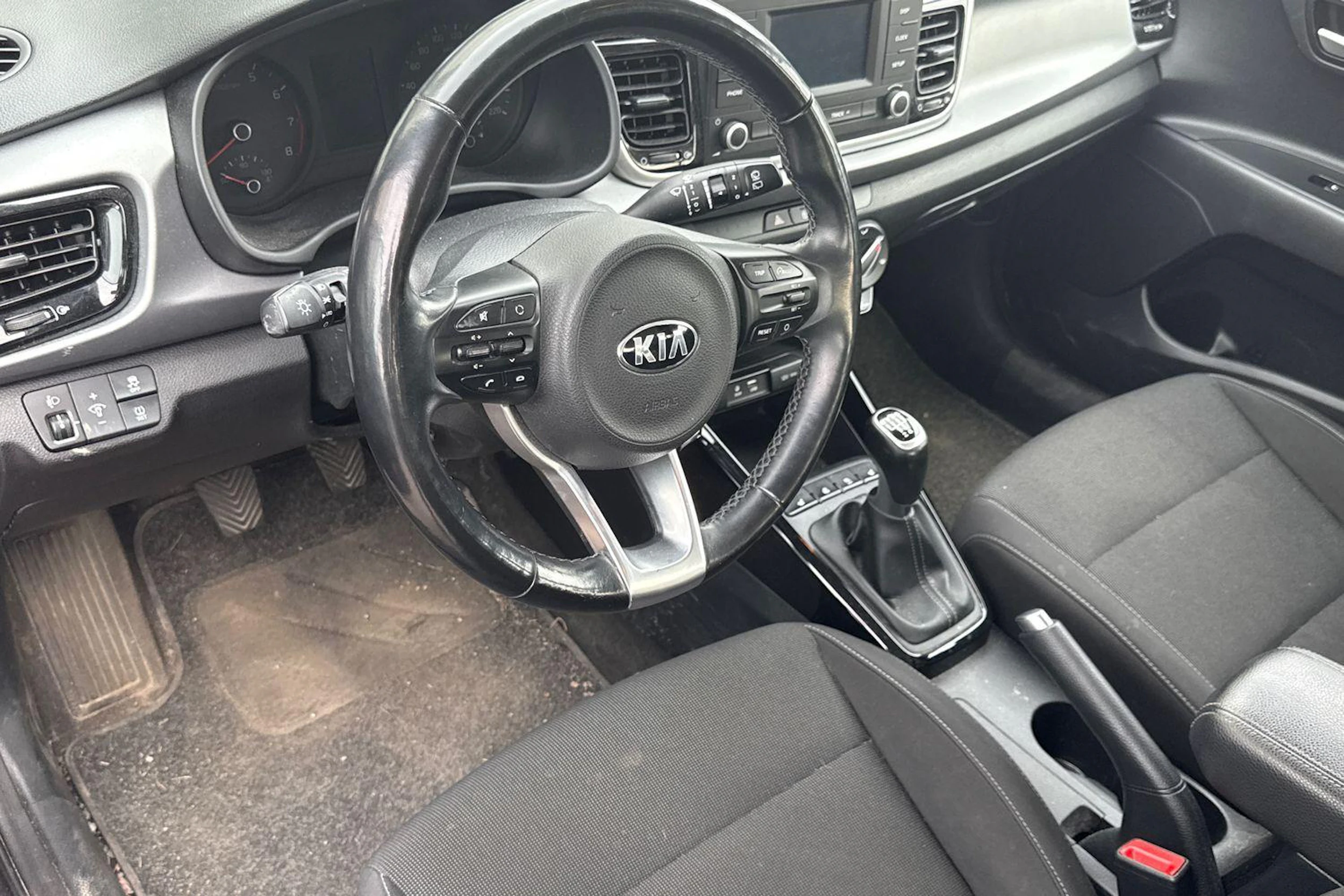 Harmaa Kia Rio 2017 kuva 3.